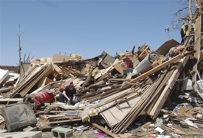 Bão lốc tàn phá miền trung Mỹ, 21 người thiệt mạng - 9