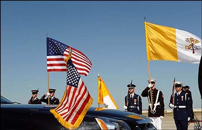 Chùm ảnh: Bush trải thảm đỏ đón Giáo hoàng Benedict - 9 Chùm ảnh: Bush trải thảm đỏ đón Giáo hoàng Benedict - 9