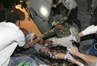 Chùm ảnh: Sự sống từ trong đống đổ nát - 23