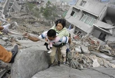 Chùm ảnh: Sự sống từ trong đống đổ nát - 11