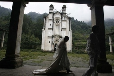 Chụp ảnh cưới trong động đất - 10 Chụp ảnh cưới trong động đất - 10