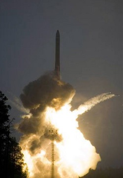 Chùm ảnh Nga thử tên lửa xuyên lục địa - 1