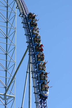 10 đường tàu lượn siêu tốc “rùng rợn” nhất thế giới - 4