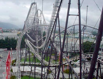 10 đường tàu lượn siêu tốc “rùng rợn” nhất thế giới - 6