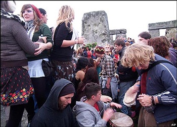 Chùm ảnh: Đón chào ngày hạ chí tại Stonehenge - 3 Chùm ảnh: Đón chào ngày hạ chí tại Stonehenge - 3