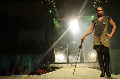 Chùm ảnh: Thời trang “gái bán hoa” - 12 Chùm ảnh: Thời trang “gái bán hoa” - 12