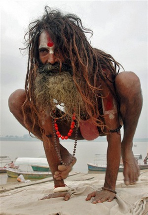 Chùm ảnh: Yoga "thánh" kỳ lạ ở Ấn Độ - 8