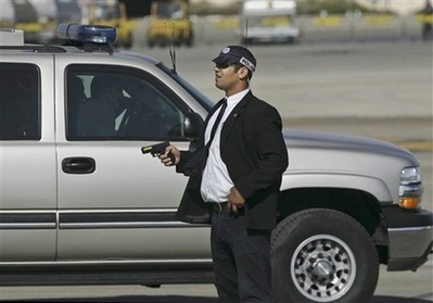 Vụ tự tử gây náo loạn lễ tiễn Tổng thống Pháp Sarkozy ở Israel - 9