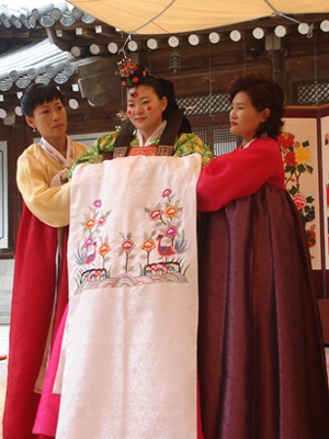 Độc đáo những đám cưới truyền thống khắp thế giới - 2 Độc đáo những đám cưới truyền thống khắp thế giới - 2