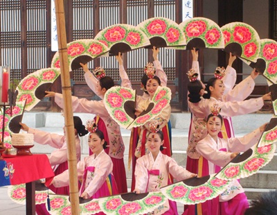 Độc đáo những đám cưới truyền thống khắp thế giới - 3 Độc đáo những đám cưới truyền thống khắp thế giới - 3