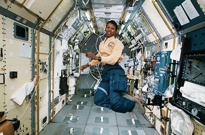 Những nữ “sát thủ” không gian - 7