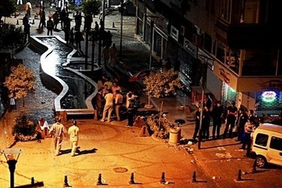 Chùm ảnh: Đánh bom khủng bố kép ở Istanbul - 1 Chùm ảnh: Đánh bom khủng bố kép ở Istanbul - 1