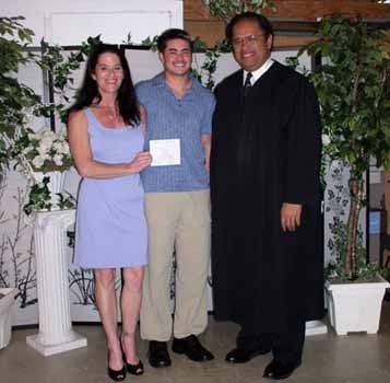 Khám phá cuộc đời người đàn ông mang bầu qua ảnh - 13