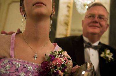 Chùm ảnh: Vũ hội trinh tiết ở Mỹ - 4 Chùm ảnh: Vũ hội trinh tiết ở Mỹ - 4