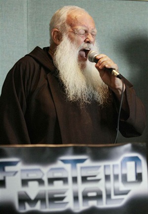 Vị mục sư “chơi” rock hạng nặng - 6