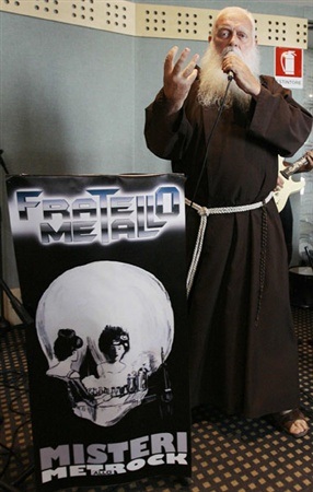 Vị mục sư “chơi” rock hạng nặng - 8