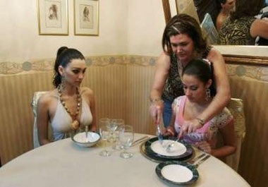 Chùm ảnh vào một lò luyện hoa hậu - 1