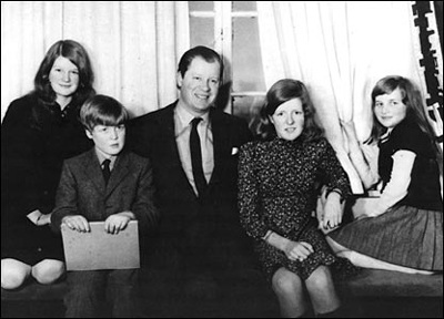 Những khoảnh khắc đáng nhớ trong cuộc đời Công nương Diana - 4