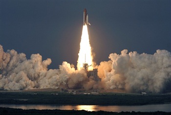 Chùm ảnh: Toàn cảnh sứ mệnh không gian của phi thuyền Endeavour  - 1