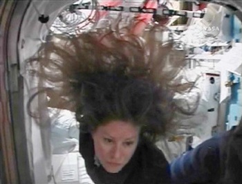 Chùm ảnh: Toàn cảnh sứ mệnh không gian của phi thuyền Endeavour  - 6