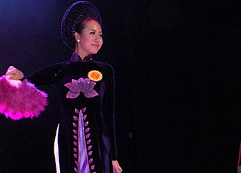 Ảnh hoa hậu người Việt ở Anh - 7