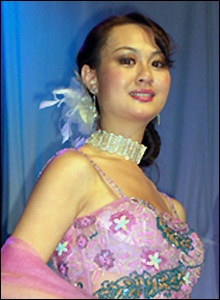 Ảnh hoa hậu người Việt ở Anh - 8