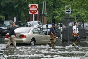 Ngập đường tàu điện ngầm, New York hỗn loạn - 4