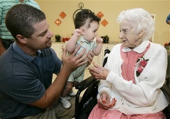 Tân chủ nhân danh hiệu người già nhất thế giới - 3 Tân chủ nhân danh hiệu người già nhất thế giới - 3