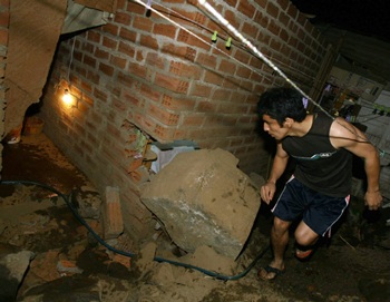 Chùm ảnh: Tan hoang Peru sau động đất - 3