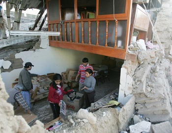 Chùm ảnh: Tan hoang Peru sau động đất - 9