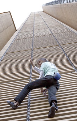 Chùm ảnh “người nhện” tái xuất - 2