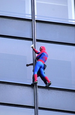 Chùm ảnh “người nhện” tái xuất - 8