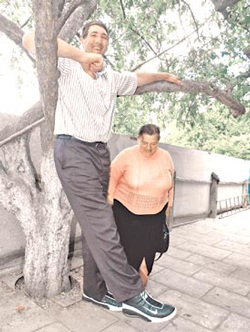 Danh hiệu người cao nhất thế giới có chủ mới - 6