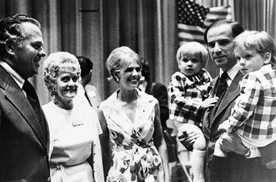 Chân dung “phó tướng” của Obama - 2 Chân dung “phó tướng” của Obama - 2