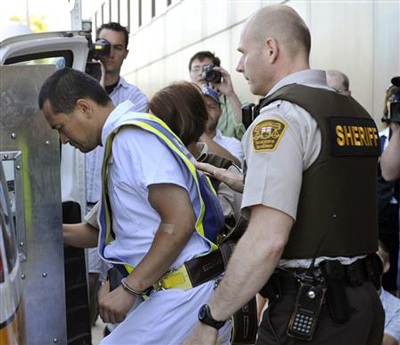 Kẻ cắt đầu hành khách trên xe buýt ở Canada xin được chết - 5