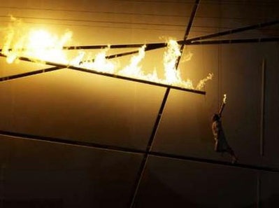 Lễ khai mạc Olympic Bắc Kinh: Xem lại màn rước đuốc ngoạn mục - 8 Lễ khai mạc Olympic Bắc Kinh: Xem lại màn rước đuốc ngoạn mục - 8