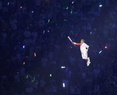 Lễ khai mạc Olympic Bắc Kinh: Xem lại màn rước đuốc ngoạn mục - 5 Lễ khai mạc Olympic Bắc Kinh: Xem lại màn rước đuốc ngoạn mục - 5