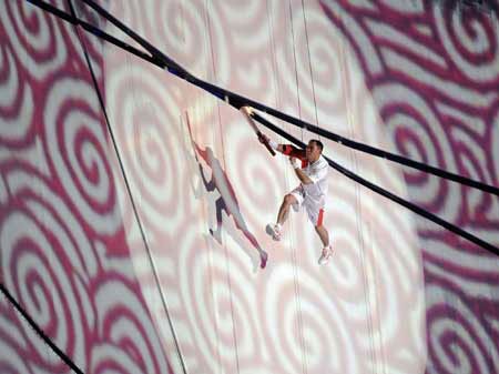 Lễ khai mạc Olympic Bắc Kinh: Xem lại màn rước đuốc ngoạn mục - 6 Lễ khai mạc Olympic Bắc Kinh: Xem lại màn rước đuốc ngoạn mục - 6