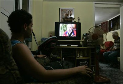 Chủ tịch Cuba Castro lên truyền hình, thách thức lời đồn đại  - 6