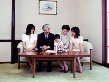 Chùm ảnh: Hoàng tử bé của Nhật tròn 1 tuổi - 5