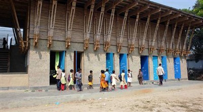 Ngôi trường tranh che vách đất giành giải thưởng lớn về kiến trúc  - 1