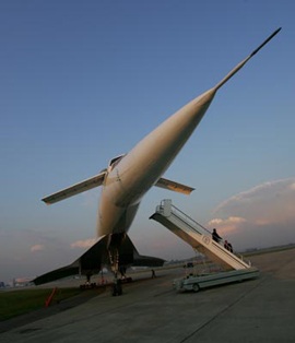 Chiêm ngưỡng chiếc máy bay siêu âm đầu tiên Tu-144 - 2 Chiêm ngưỡng chiếc máy bay siêu âm đầu tiên Tu-144 - 2