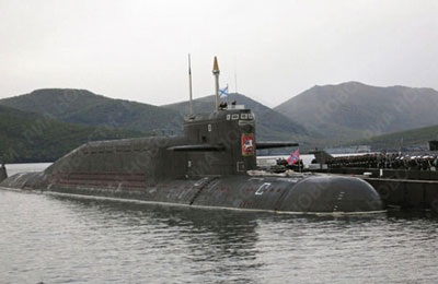 Theo chân Tổng thống Medvedev thăm căn cứ tàu ngầm Nga - 9 Theo chân Tổng thống Medvedev thăm căn cứ tàu ngầm Nga - 9