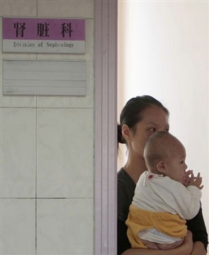 Những nạn nhân đáng thương của vụ sữa nhiễm độc Trung Quốc - 7 Những nạn nhân đáng thương của vụ sữa nhiễm độc Trung Quốc - 7