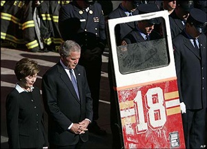 Chùm ảnh lễ tưởng niệm nạn nhân vụ 11/9 - 3