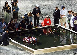 Chùm ảnh lễ tưởng niệm nạn nhân vụ 11/9 - 4