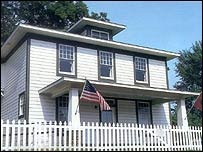 Nhà của Clinton được trở thành di tích lịch sử - 1