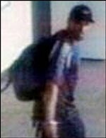 Cảnh sát Anh truy tìm nghi phạm đánh bom thứ 5 - 2 Cảnh sát Anh truy tìm nghi phạm đánh bom thứ 5 - 2