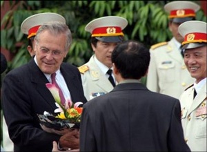 Chùm ảnh một ngày làm việc của ông Rumsfeld tại VN - 2 Chùm ảnh một ngày làm việc của ông Rumsfeld tại VN - 2