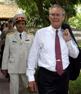 Chùm ảnh một ngày làm việc của ông Rumsfeld tại VN - 8 Chùm ảnh một ngày làm việc của ông Rumsfeld tại VN - 8